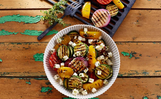 Grilled vegetables with garlic and thyme