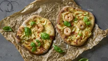 Pizzetta bianca med fänkål och stora räkor