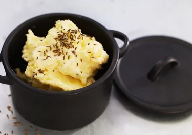 Potkäse med kummin och akvavit