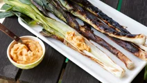 Grillad purjolök med barbecuesmör