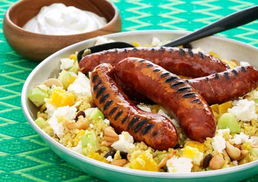 Heta korvar med fruktig bulgur