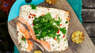 Grillad lax med chili, ingefära och koriander