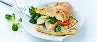 Brotaufstrich - mit Oliven und sonnengetrockneten Tomaten