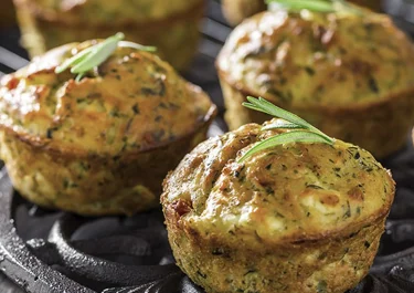 Muffins keto de calabacín y queso