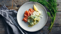 Dillstuvad kålrabbi med snabbrimmad lax