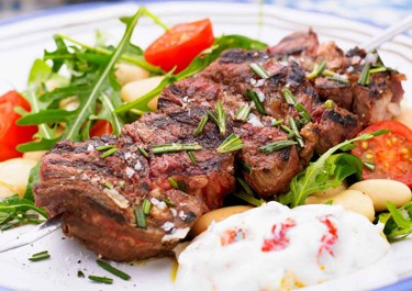 Grillattu entrecote vartaassa