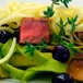 Tagliatelle con dados de ternera