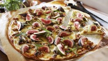 Viikuna-rosmariinipizza