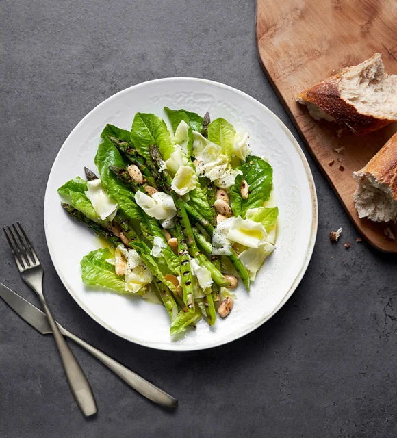 SALADE D'ASPERGES GRILLÉES AVEC HAVARTI CRÉMEUX CASTELLO