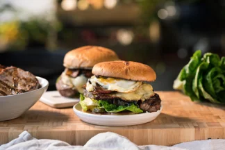 Recette de burger anglais façon English breakfast au cheddar mature