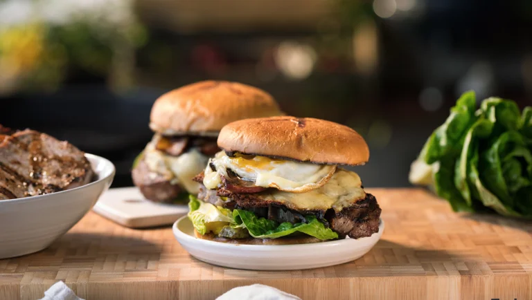 Recette de burger anglais façon English breakfast au cheddar mature