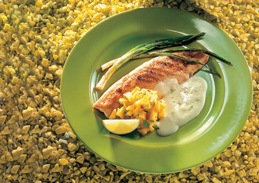 Grillad fisk med mangoröra och limesås