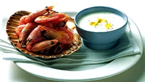 Grillade räkor med vitlök och citronsås