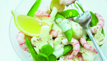 Salat med blomkål, rejer og wasabidressing