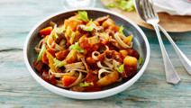 Hurtig pasta med okse og rodfrugter