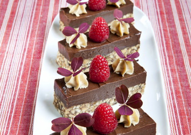 Dessertkage med peanuts og kaffeganache