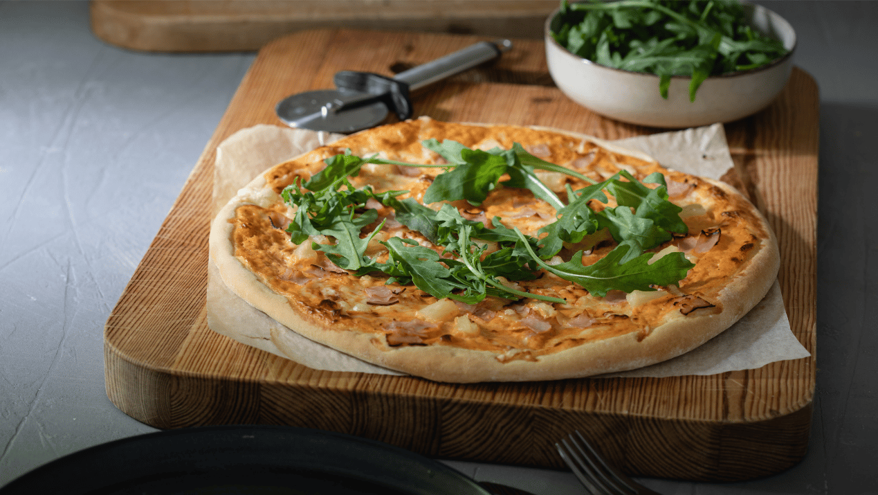 Pizza tomaattikermalla