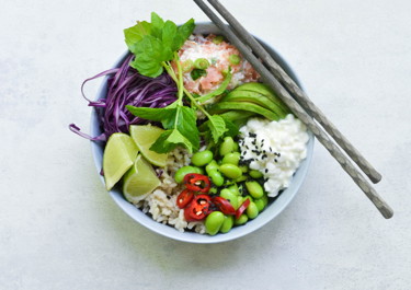 Poke Bowl med laksemousse og hytteost