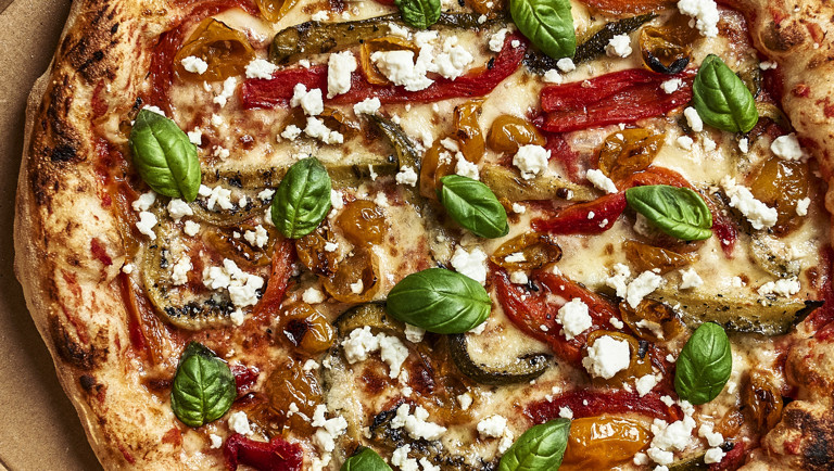 Vegen juhlaa - pizza Apetinalla ja kasviksilla