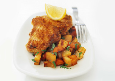Senapspanerad skinkschnitzel med rotfruktspytt