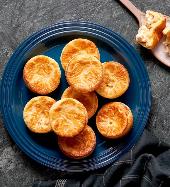 Muffins med Castello ananas - og mandel kremostfyll