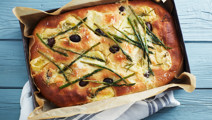 Focaccia med ost och sparris