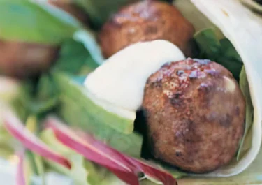 Burrito med kryddiga köttbullar