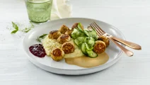 Köttbullar med potatismos - svenske kødboller med kartoffelmos