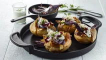 Bagte kartofler med purløgsdressing
