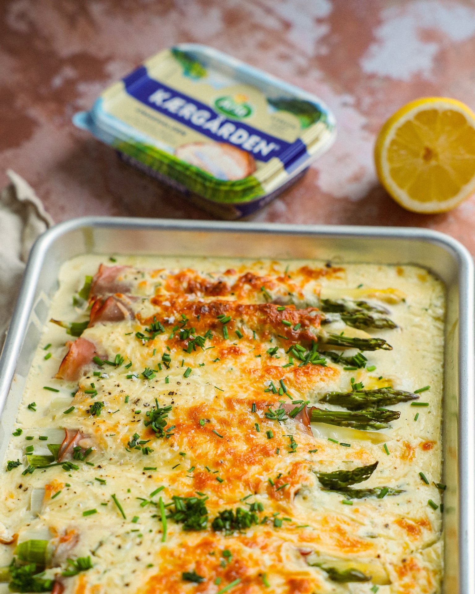 Überbackener Spargel mit Schinken