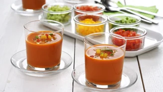 Gazpacho med grönsakstopping
