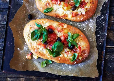 Pizza bianca med tomathack