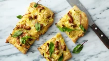 Pizza med kyckling och purjolök