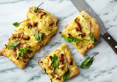 Pizza med kyckling och purjolök