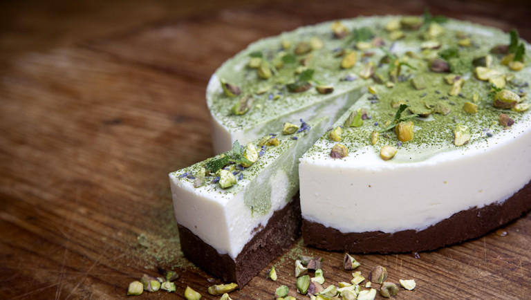 Matcha-pistaasijuustokakku