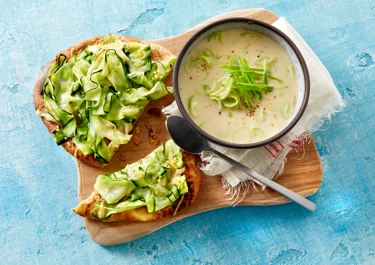 Hurtig kartoffelsuppe med squashbrød