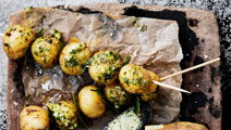 Grillede små kartofler med kryddersmør