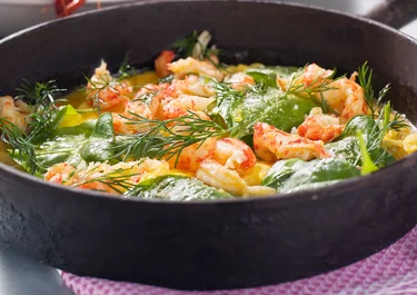 Ostfrittata med kräftstjärtar