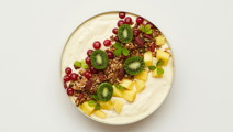 Smoothie bowl med mango og kiwibær