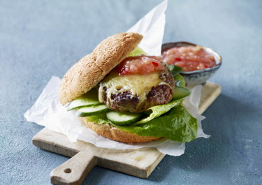 Cheeseburger med rabarberrelish