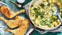 Kycklingklubbor med potatis- och grönkålspanna