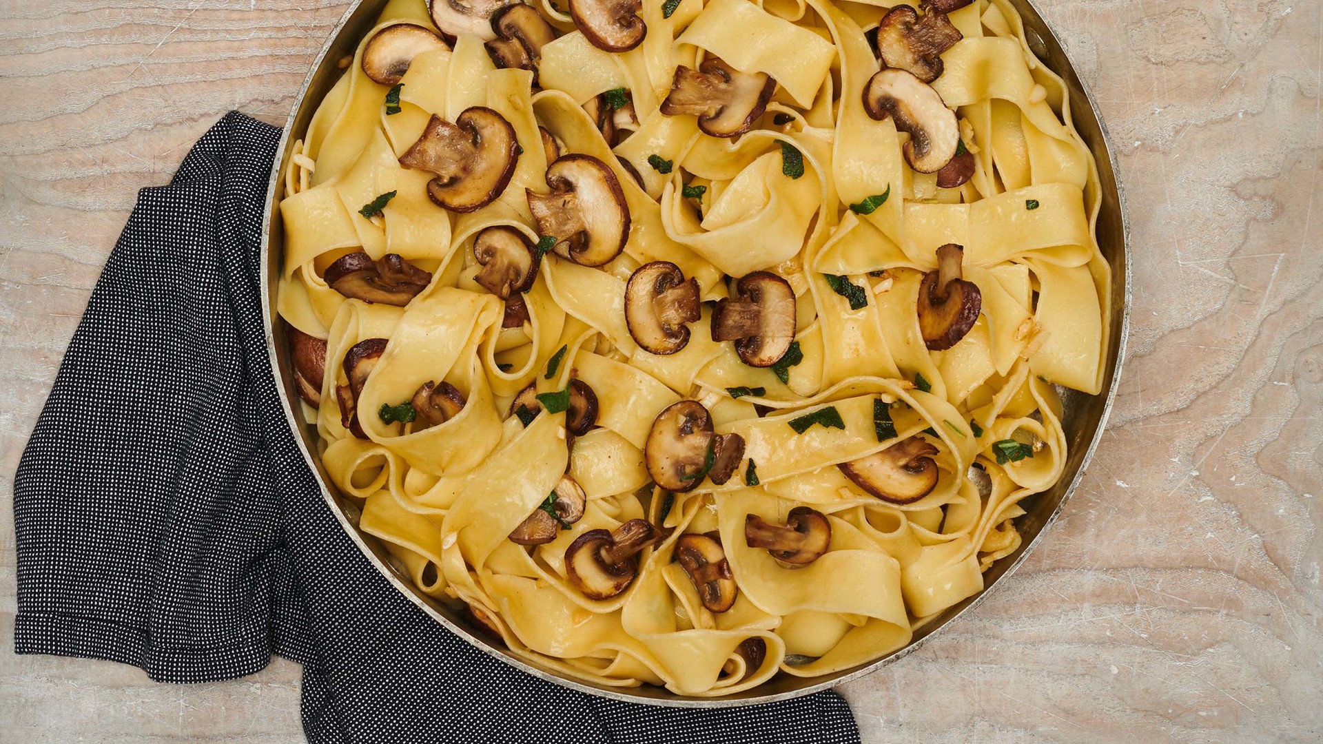 MUSHROOM PAPPARDELLE WITH GARLIC & SAGE