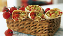 Vegetariska wraps med hummus