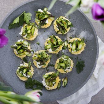 Omelett med manchego och citronfräst sparris
