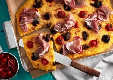 Polentapizza med kvisttomater