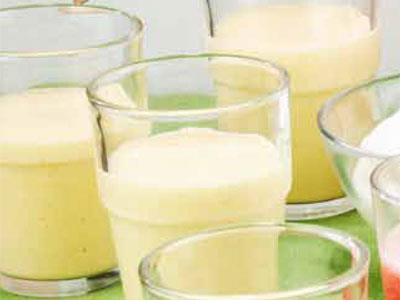 Mangolassi med mild yoghurt