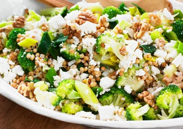 Ljummen broccolisallad med ost