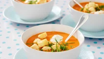Snabb gazpacho med krutonger