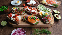 Yrttituorejuustotoastit