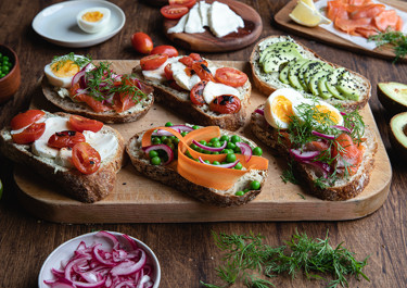 Yrttituorejuustotoastit